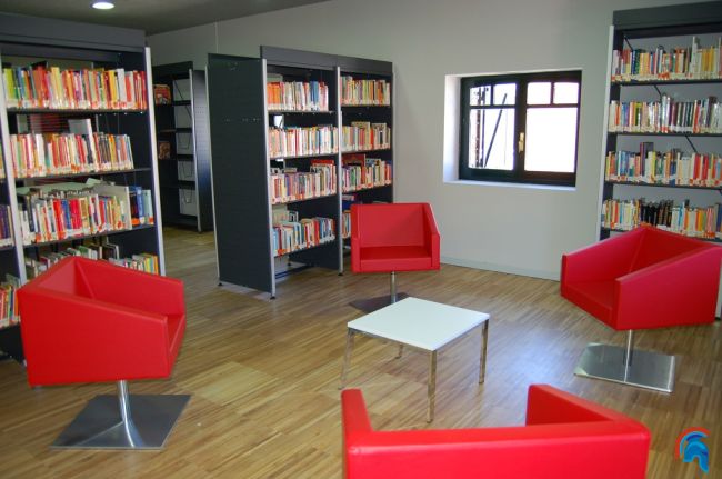 Parra Library Biblioteca Municipal Luis Parra