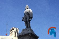 estatua de quevedo (3).jpg