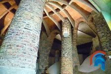 cripta de  colonia güell  (37).jpg