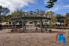 Pergola del parque de Rosalia de Castro de Villanueva del Pardillo
