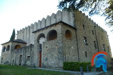 castell de montesquiu-1.jpg